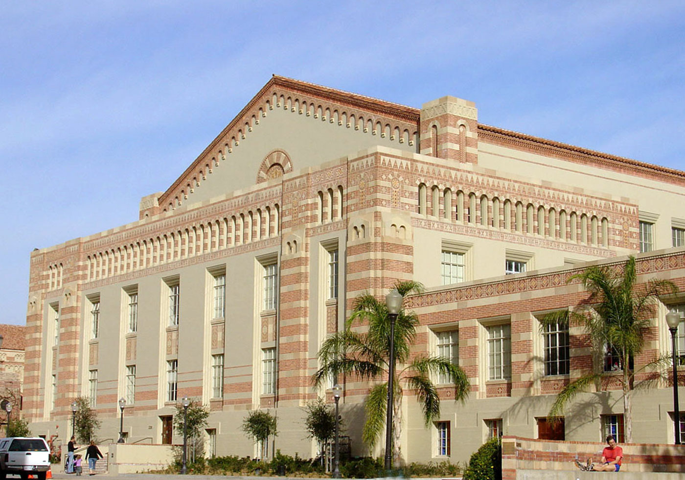 Student Activities Center Poon Design Inc.